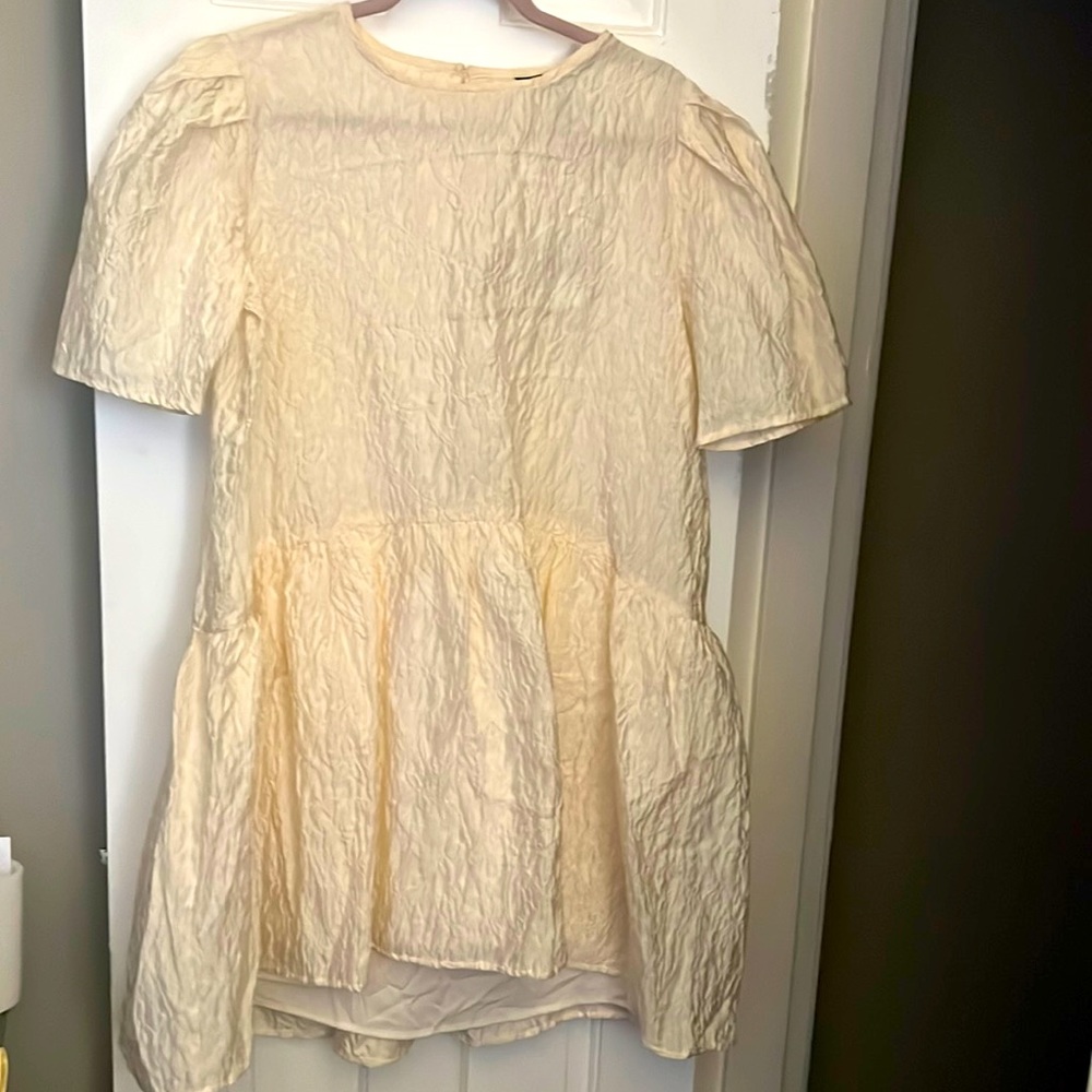 SOLD 🚫 Zara CREAM BABY DOLL DRESS